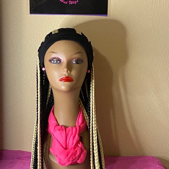 This is a headband wig - Picture 8 of 9